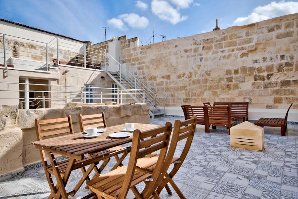 Vallettastay Old Lodge Apartment 3 Buitenkant foto